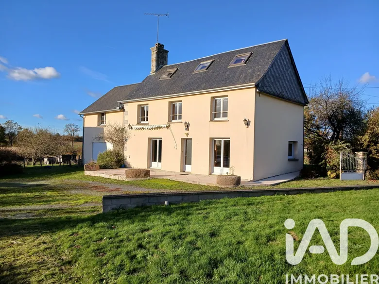 Maison 6 pièces 126 m² · à Grandparigny · 126 m² · 159 000 €