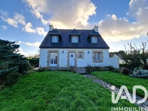 Traditional house in Saint-Hernin (29270)