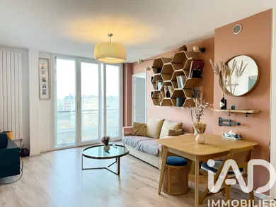 Apartment in Paris (75012)
