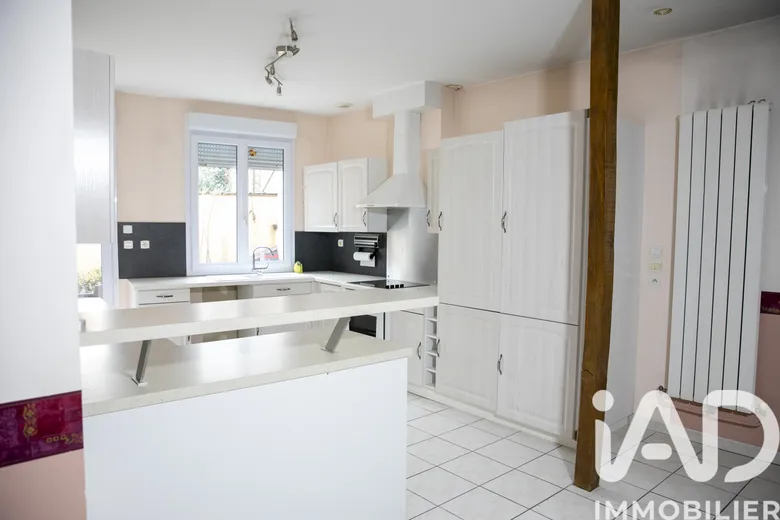 Immeuble 347 m² · à Châlons-en-Champagne · 347 m² · 290 000 €