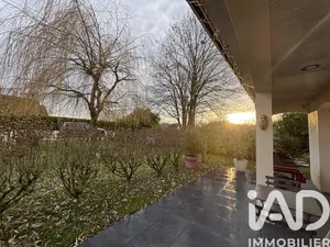 Maison à Saint-Thibault (10800)