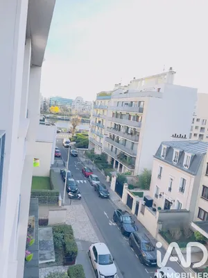 Apartment in Courbevoie (92400)