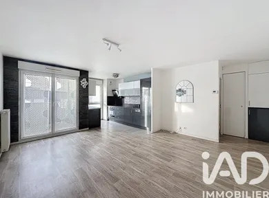 Apartment in Valenton (94460)
