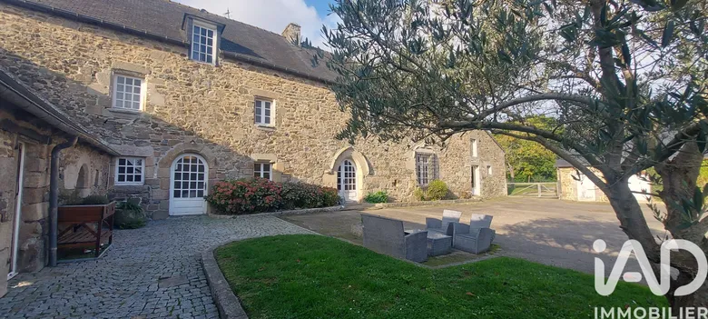 Maison 15 pièces 392 m² · à Yffiniac · 392 m² · 722 000 €