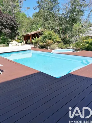 Village house in Bieujac (33210)