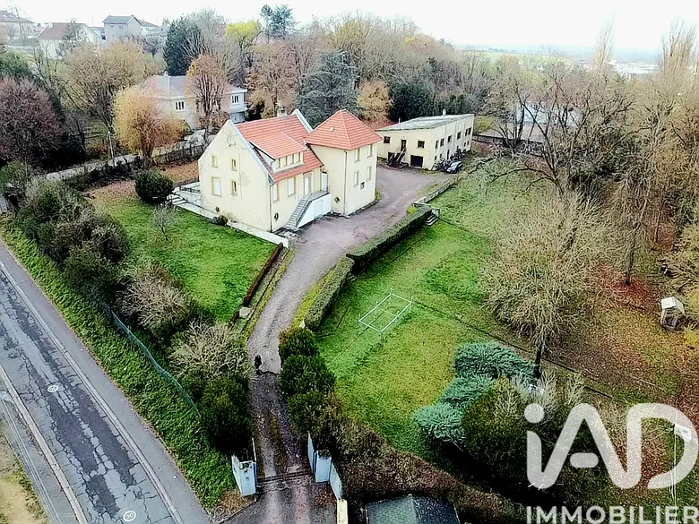 Maison 11 pièces 238 m² · à Conflans-en-Jarnisy · 238 m² · 399 000 €
