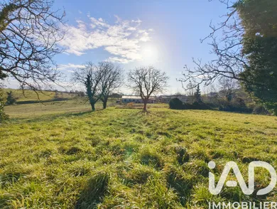 Terrain à bâtir à Beauregard-Vendon (63460)