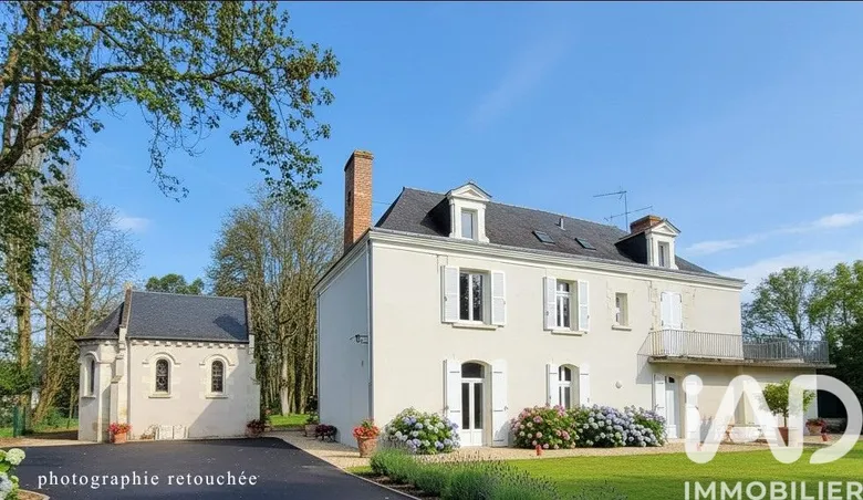 Maison 6 pièces 222 m² · à Saint-Barthélemy-d'Anjou · 222 m² · 890 000 €