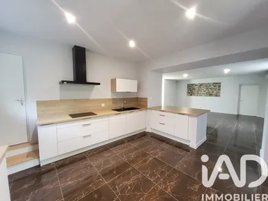 Architectural house in Saint-Barthélemy-d'Anjou (49124)