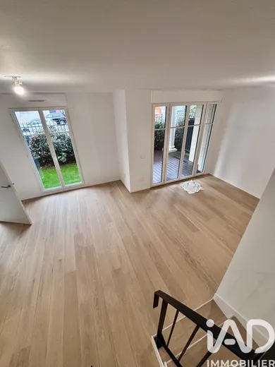 Apartment in Puteaux (92800)