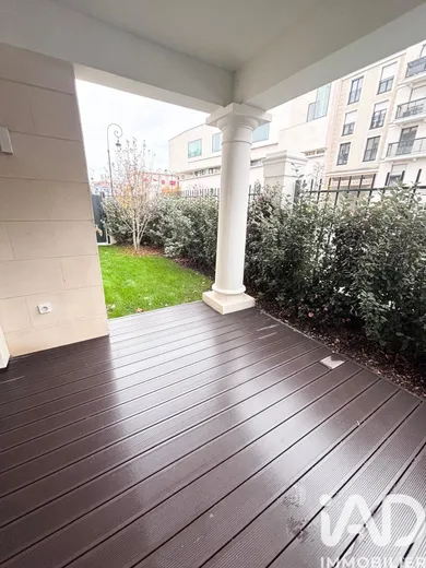 Apartment in Puteaux (92800)