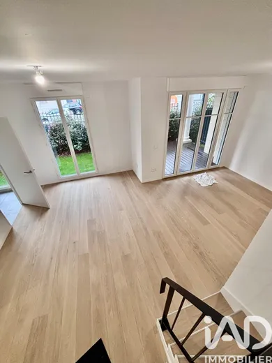 Apartment in Puteaux (92800)