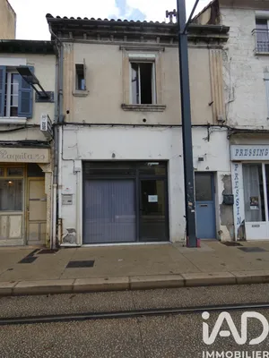 Building in Avignon (84000)