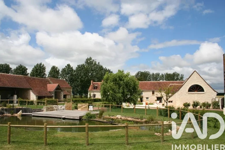 Maison 35 pièces 561 m² · à Sainte-Maure-de-Touraine · 561 m² · 1 960 000 €
