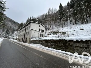 Immeuble à Hauts de Bienne (39400)