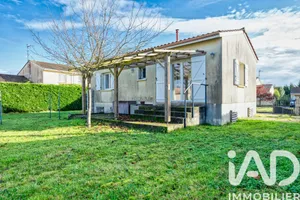 House in Saint-Louis-de-Montferrand (33440)