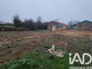 Building plot in Saint-Martin-Lars-en-Sainte-Hermine (85210)