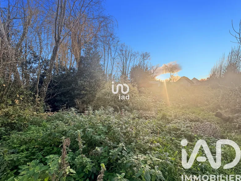 Terrain à Évry (89140) · 82 000 €