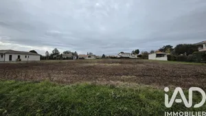 Building plot in Plassac (33390)