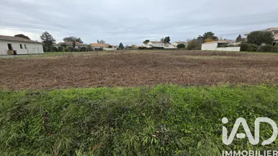 Building plot in Plassac (33390)
