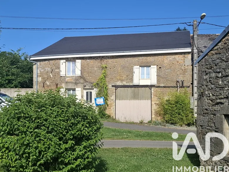 Maison 8 pièces 174 m² · à Girondelle · 174 m² · 65 000 €