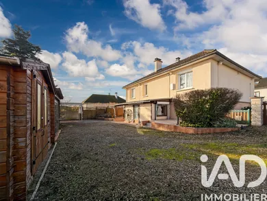 Pavillon à Saint-Julien-du-Sault (89330)