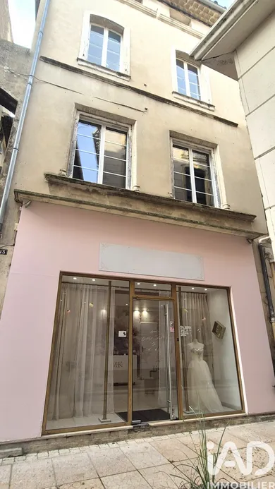 Immeuble à Bagnols-sur-Cèze (30200)