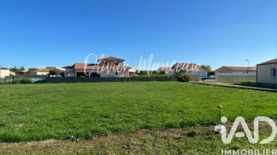 Terrain à bâtir à Bazoges-en-Paillers (85130)
