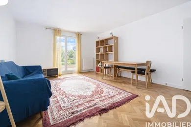 Apartment in Courbevoie (92400)