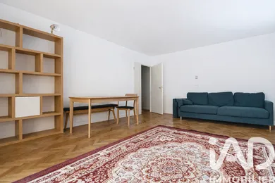 Apartment in Courbevoie (92400)