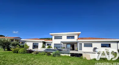 Architectural house in Saint-Clair (07430)