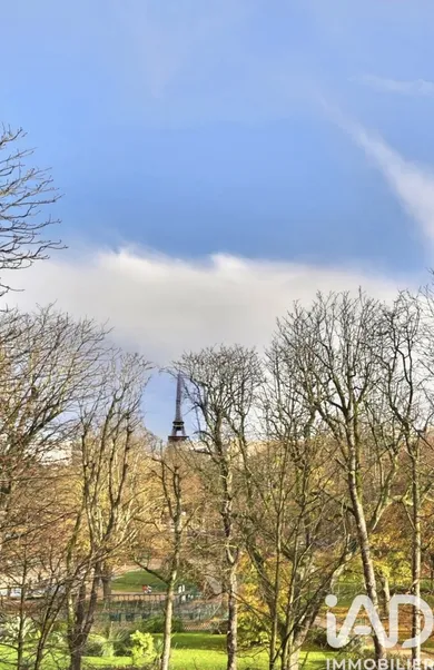 Apartment in Paris (75016)