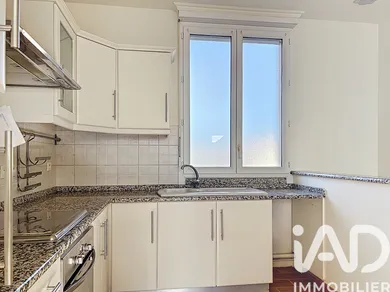 Apartment in Les Essarts-le-Roi (78690)