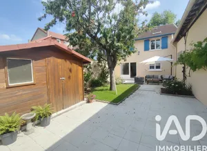 Traditional house in Écouen (95440)