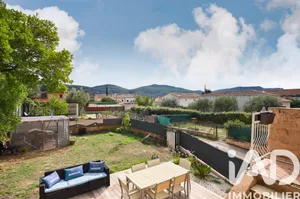 Apartment in Cuges-les-Pins (13780)