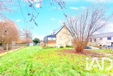 Maison à La Chapelle-Thouarault (35590)