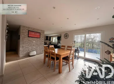 Traditional house in Plougar (29440)