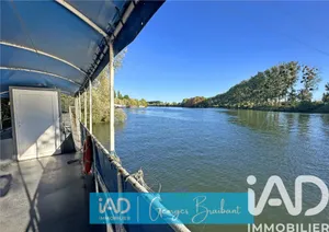 Barge in Conflans-Sainte-Honorine (78700)