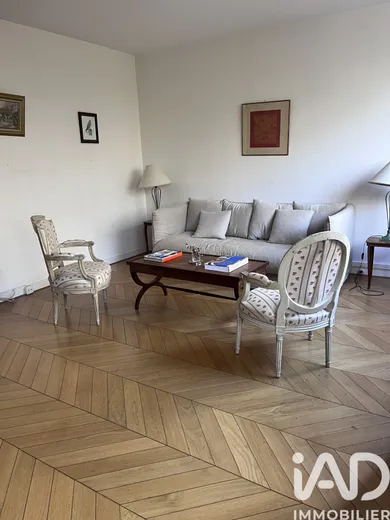 Apartment in Paris (75016)