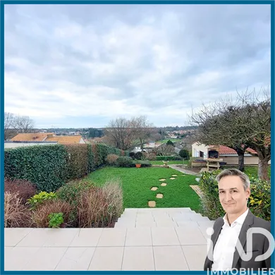 Maison à Saint-Laurent-sur-Sèvre (85290)