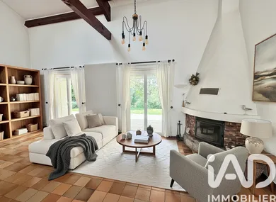 Architectural house in Saint-Paul-en-Cornillon (42240)