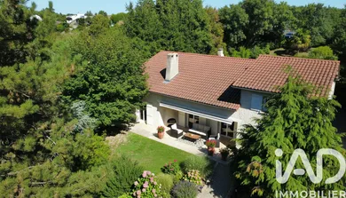 Architectural house in Saint-Paul-en-Cornillon (42240)