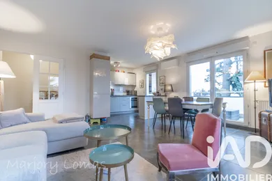 Apartment in Charbonnières-les-Bains (69260)