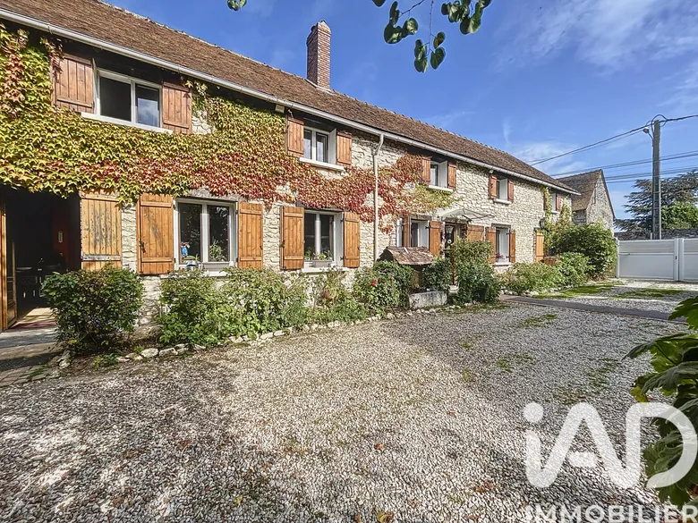 Maison 9 pièces 290 m² · à Treilles-en-Gâtinais · 290 m² · 421 000 €