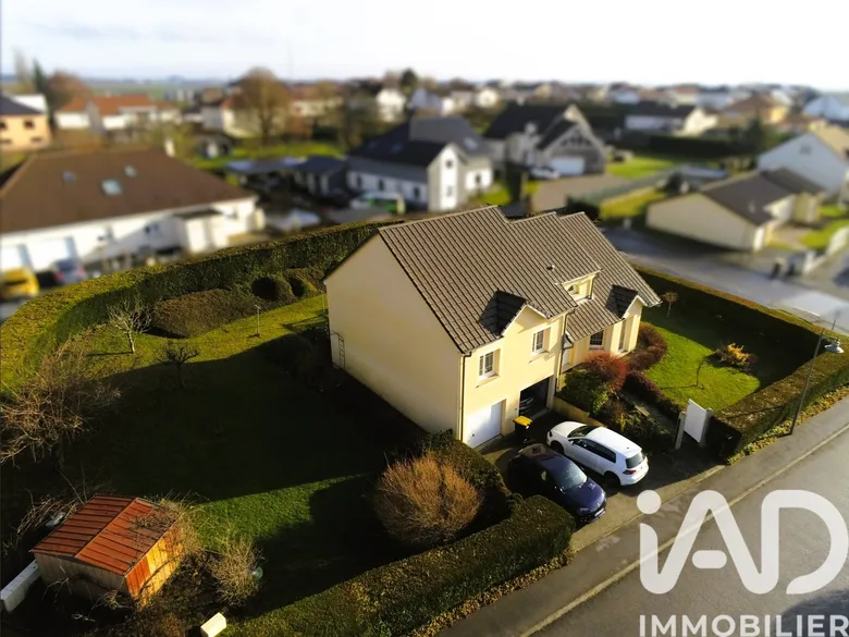 Maison 7 pièces 147 m² · à Cosnes-Et-Romain · 147 m² · 485 000 €