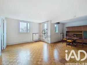 Appartement à Roissy-en-Brie (77680)