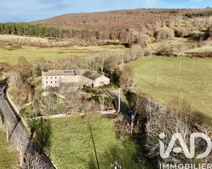 Domain in Monts-de-Randon (48700)