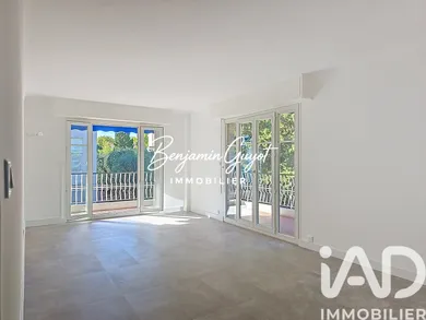 Apartment in Le Cannet (06110)