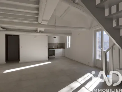 Apartment in Cabrières-d'Avignon (84220)