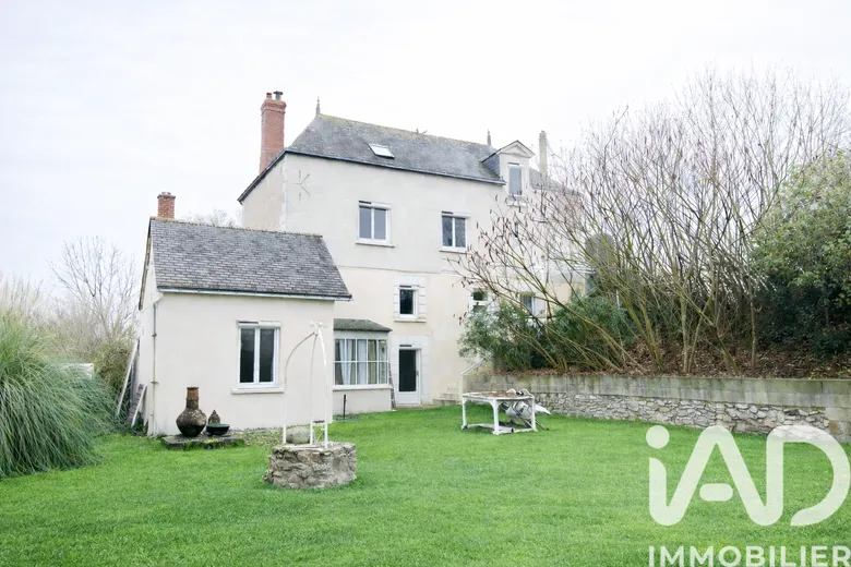 Maison 8 pièces 191 m² · à La Ménitré · 191 m² · 274 500 €